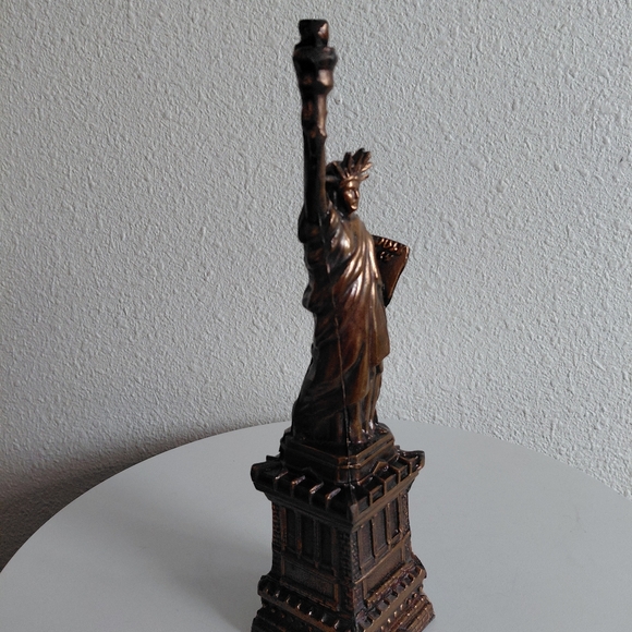 Bronze Statue of Liberty Figurine - Picture 7 of 15